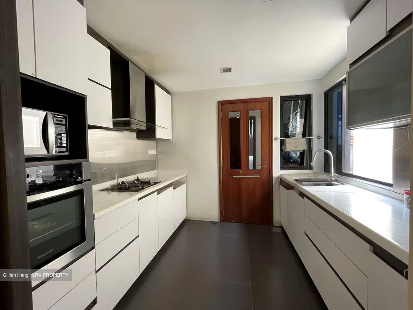The Sterling (D21), Condominium #572154041